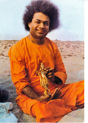 Krishna gold statuette allegedly 'materialized' by Sathya Sai Baba