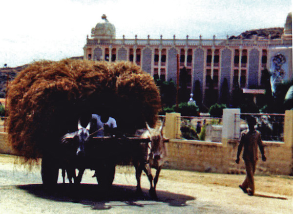 Puttaparthi village & college